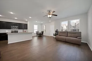 Photo #4: 21296566 Listing 
