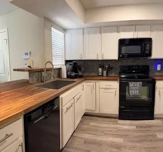 Photo #5: 21298183 Listing