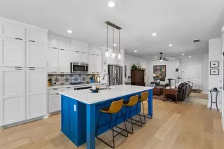 Photo #4: 21298788 Listing