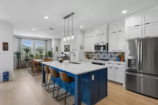 Photo #6: 21298788 Listing