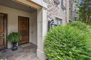 Photo #3: 21298925 Listing