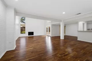 Photo #6: 21299017 Listing