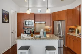 Photo #3: 21299582 Listing