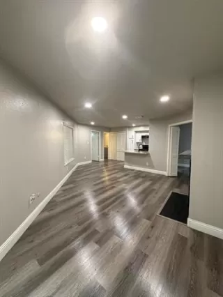 Photo #3: 21300283 Listing