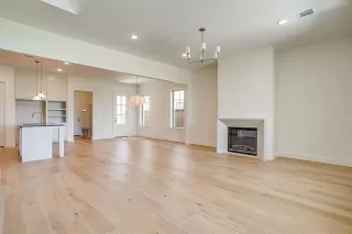 Photo #6: 21301362 Listing