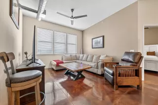 Photo #6: 21301363 Listing 