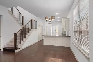 Photo #6: 21303424 Listing 