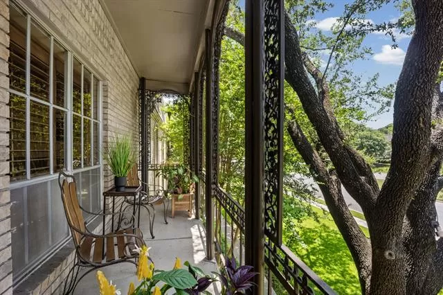 MLS: 21308511 Condo For Sale