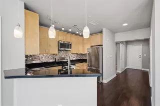 Photo #6: 21309243 Listing