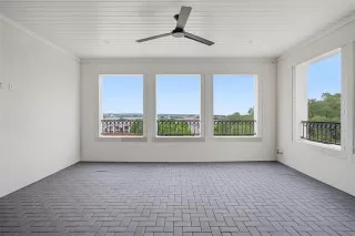 Photo #4: 21309407 Listing