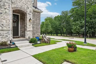 Browse active condo listings in LAKESHORE TERRACE
