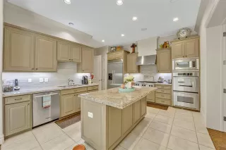 Photo #5: 21311461 Listing 