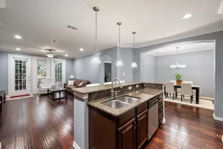 Photo #4: 21313959 Listing 