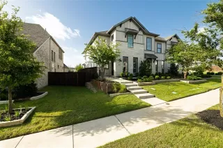 Photo #5: 21316538 Listing